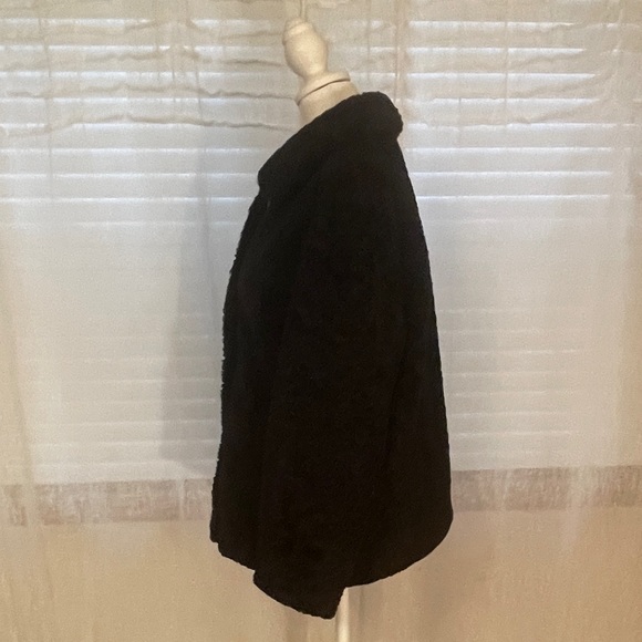 LOLA Black Faux Fur Jacket, Made in Italy Front Buttons Closure, Size L Pockets - Picture 4 of 16